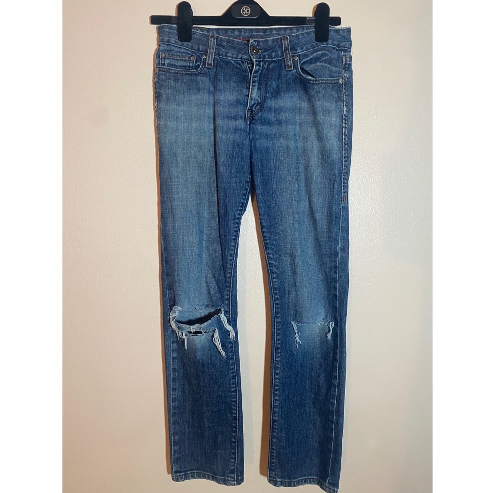 LEVI’S MID RISE STRAIGHT 552